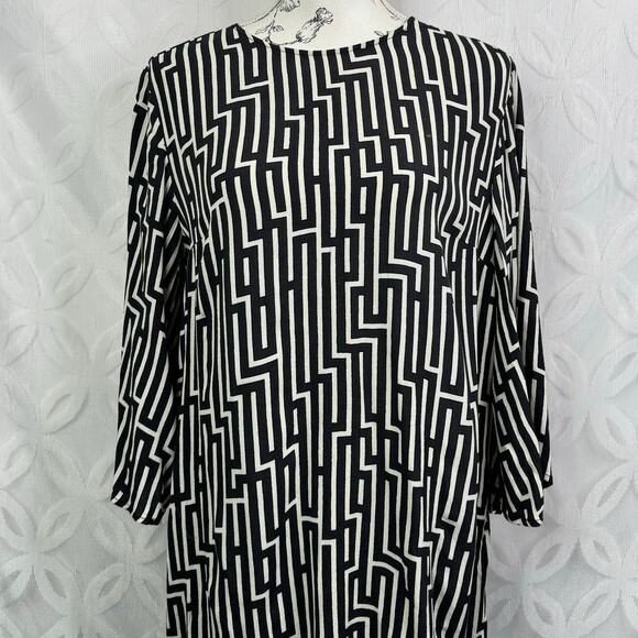 GP & J Baker x H&M Patterned Woven 3/4 Sleeve Trumpet Sleeves - Picture 3 of 7